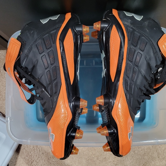 Athletic_Shoes